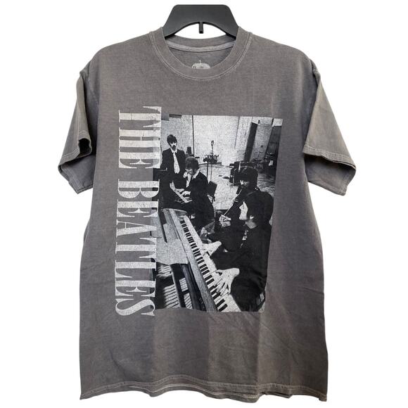 The Beatles Short Sleeve Gray T-Shirt Size S/M - Picture 1 of 4
